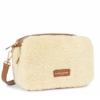 Craquez pour ce petit sac à la fois simple et pratique par sa forme et original par sa texture moumoute. C'est la tendance de l'hiver ! De Cuirs et de Crins