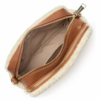 Craquez pour ce petit sac à la fois simple et pratique par sa forme et original par sa texture moumoute. C'est la tendance de l'hiver ! De Cuirs et de Crins