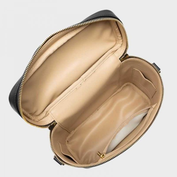 Sac à Dos Lancaster Noir en Cuir en forme de Vanity qui se transforme en Sac à Main. Chic et Pratique. De Cuirs et de Crins